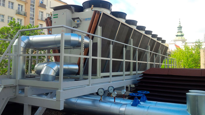 Impianto Refteco dry cooler a V per logistica del freddo